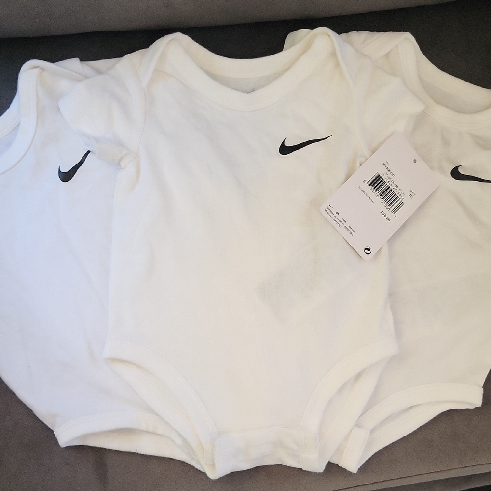 Nike Baby Bodysuit Set Of 3